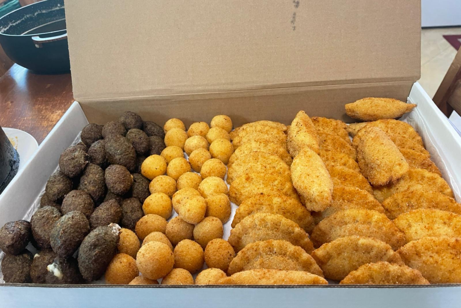 food Image bola cheese